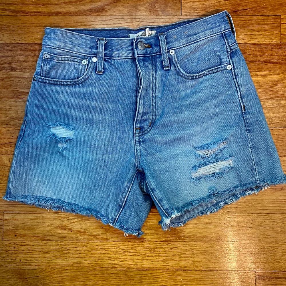 Madewell Relaxed Mid-Length Denim Shorts in Selton Wash 25